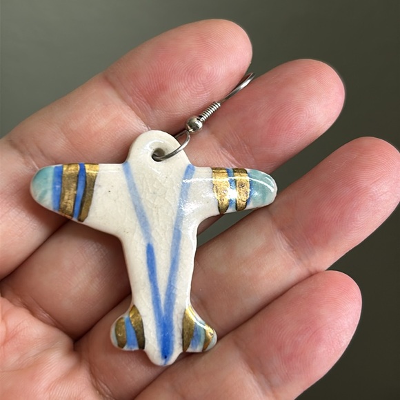 🖤Handmade porcelain Airplane ✈️ dangle earrings - Picture 2 of 8